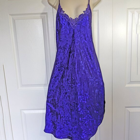 Inner Most dark purple polyester spaghetti strap nightgown, 38" bust, Pretty! - Picture 6 of 13